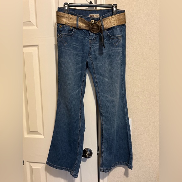 lei Denim - l.e.i. Chelsea low-rise soft jeans signature vintage Y2K style stretch flared